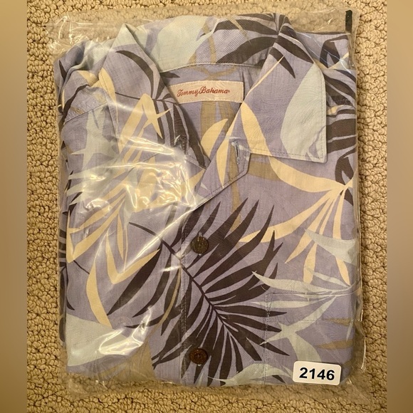TOMMY BAHAMA 100% Silk Aloha Hawaiian Tropical Shirt Men M Medium - Picture 5 of 5
